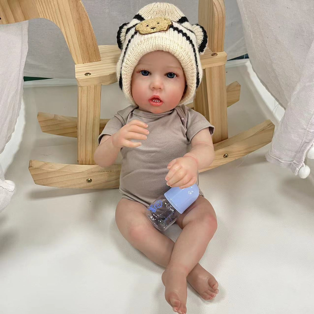 23 Inch Realistic Reborn Dolls Lifelike with Cloth Body Gifts for girl