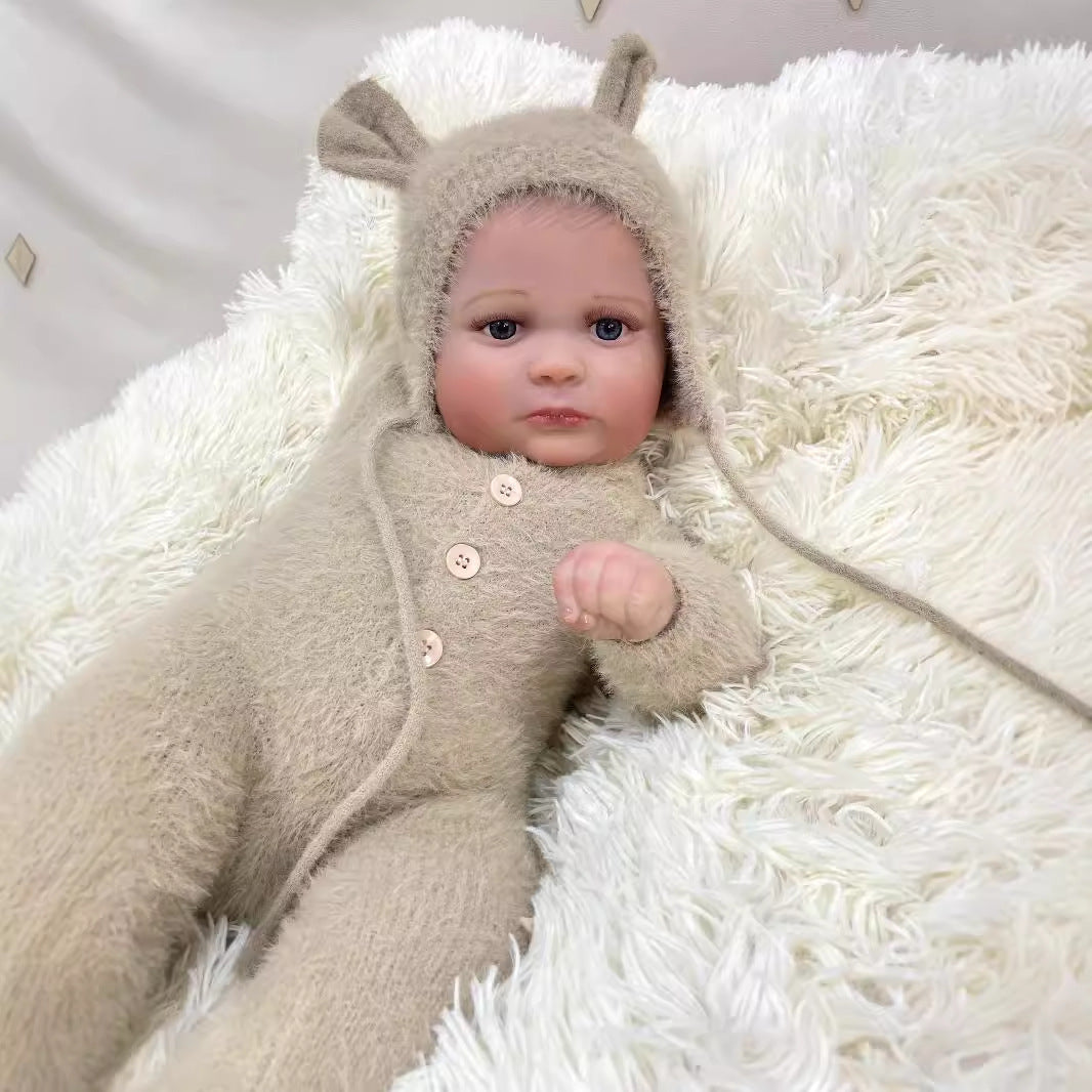 24 inch Lifelike Handcrafted Reborn Baby Doll with Cloth Body 3D Real Skin Kids Play Toy Gift for Girls