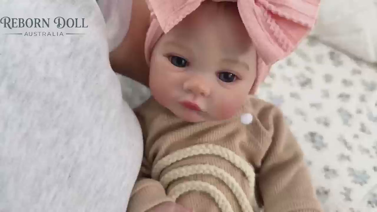 18" Lifelike Reborn Baby Doll – Girl with Soft Weighted Body, Realistic Newborn Gift Set for Kids Age 3+